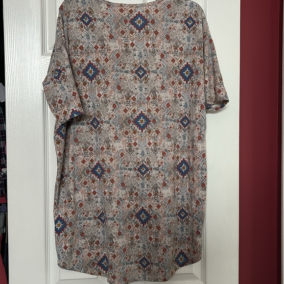 Lularoe Indian print hi lo shirt size xs - Picture 2 of 6